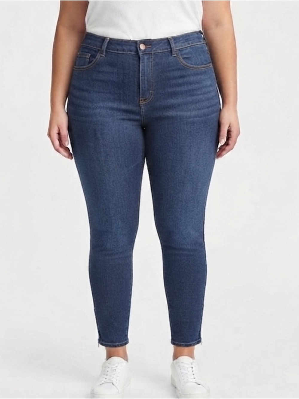 Angels Cropped Slim Straight Jeans in Medium Blue Size 10